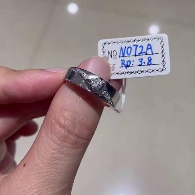 Fashionable men's ring S925 silver plated platinum customized secondary stone moissanite diamond 0.26ct